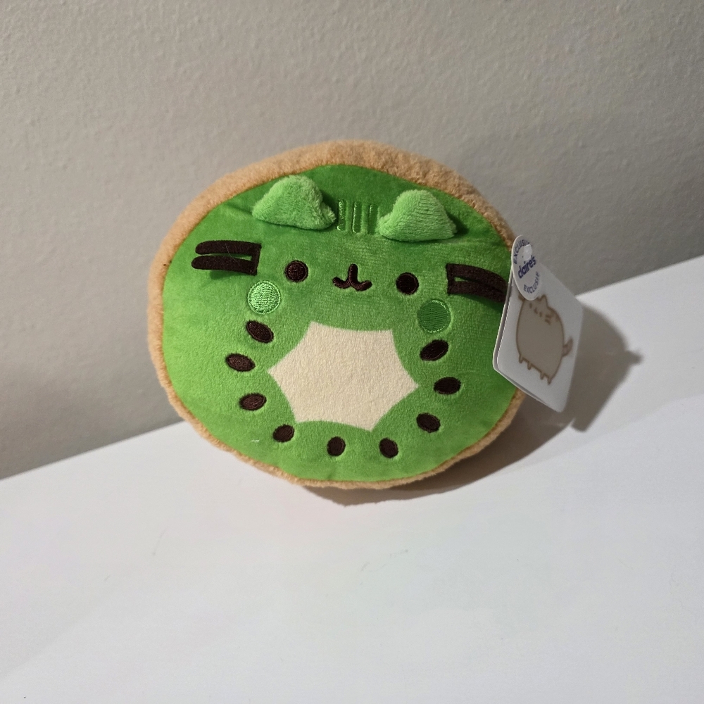 NWT Pusheen Kiwi Plush Claire's exclusive